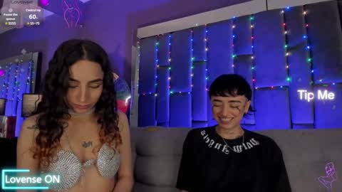 Isabella curly hair - Anastasia short hair  online show from 01-04-25, 08:16