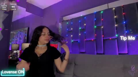 Isabella curly hair - Anastasia short hair  online show from 01-05-25, 06:13