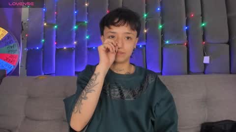 Isabella curly hair - Anastasia short hair  online show from 01-09-25, 06:04