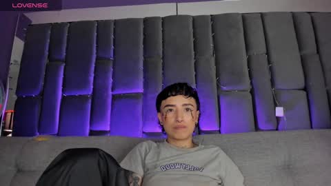 Isabella curly hair - Anastasia short hair  online show from 01-10-25, 10:04