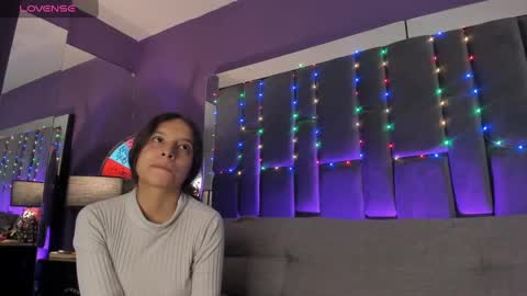 Isabella curly hair - Anastasia short hair  online show from 01-11-25, 05:51