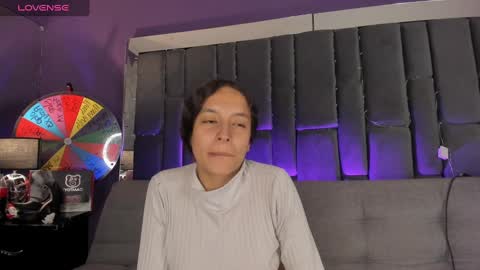 Isabella curly hair - Anastasia short hair  online show from 01-11-25, 11:56