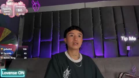 Isabella curly hair - Anastasia short hair  online show from 01-13-25, 11:17