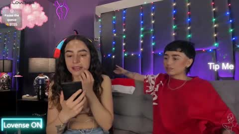 Isabella curly hair - Anastasia short hair  online show from 01-17-25, 06:12