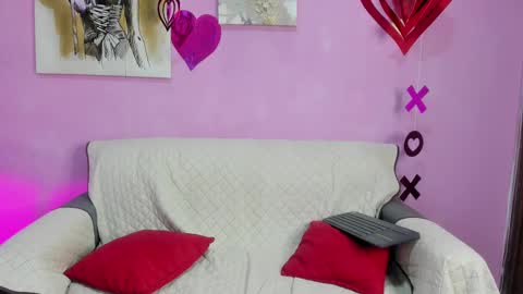 chloe online show from 02-14-25, 02:33