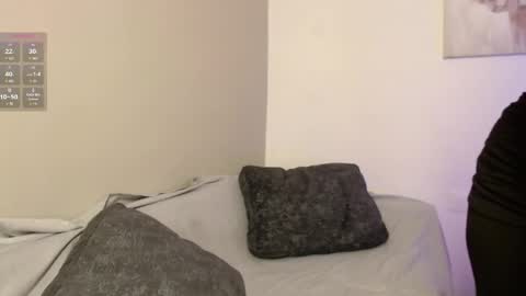 chloe_peach_ online show from 04-18-26, 11:58