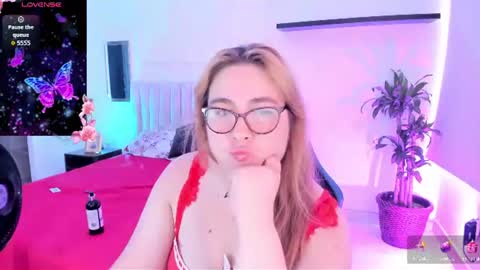 chloe_prg online show from 07-28-26, 09:47