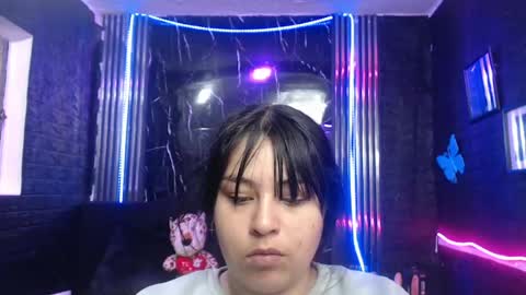chloe_smith5 online show from 04-27-26, 01:09