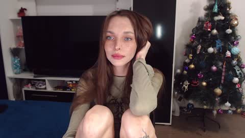 Snapshot of chloe_sunny chatting on 12-26-24, 11:54 Chloe online show from 12-26-24, 11:54