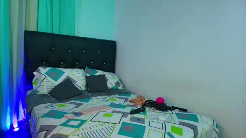 Snapshot of chloe_swarts chatting on 02-10-26, 07:07 Lulu online show from 02-10-26, 07:07