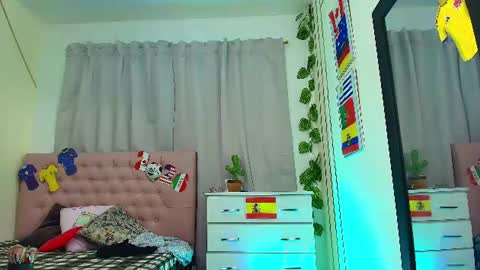 Snapshot of chloe_swarts chatting on 06-26-26, 11:31 Lulu online show from 06-26-26, 11:31