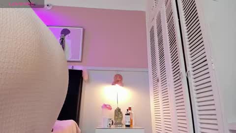   online show from 10-25-25, 02:35