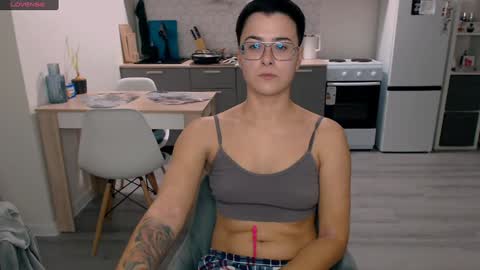 Eva and Sandra online show from 12-15-24, 08:47