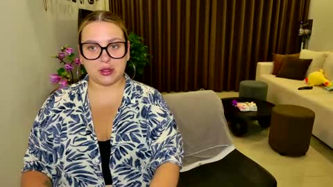 Eva and Sandra online show from 04-15-26, 08:09