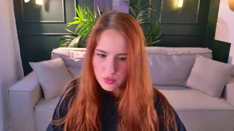Chloe online show from 06-12-26, 01:54
