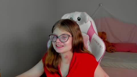 ChloeHalses online show from 04-10-26, 07:07
