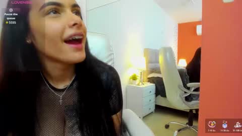  Chloe Harper  online show from 11-25-25, 01:11