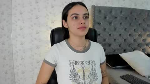  Chloe Harper  online show from 07-18-26, 03:05