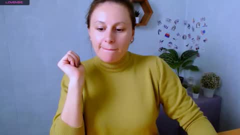 Chloe online show from 10-14-25, 04:08