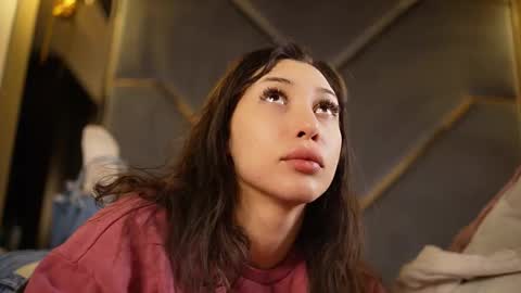 chloemin_ online show from 03-03-26, 09:37