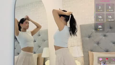 C H L O E  M O O N online show from 04-01-26, 11:22