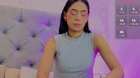 C H L O E  M O O N online show from 04-02-26, 10:57