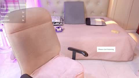 Snapshot of chloerossee chatting on 11-08-25, 01:17 Chloe rosse online show from 11-08-25, 01:17