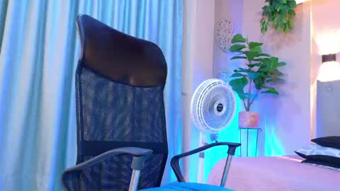 Snapshot of chloerossee chatting on 05-01-26, 01:21 Chloe rosse online show from 05-01-26, 01:21