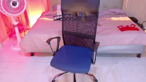 Snapshot of chloerossee chatting on 05-15-26, 11:34 Chloe rosse online show from 05-15-26, 11:34