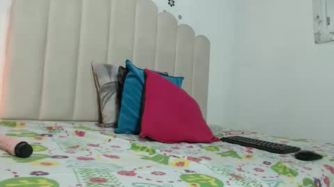 Snapshot of chloetastty4u chatting on 03-28-26, 03:28 Chloe online show from 03-28-26, 03:28