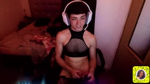 Snapshot of chloevenommm chatting on 07-21-26, 08:05 chloevenommm online show from 07-21-26, 08:05