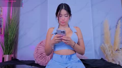 Chlooe online show from 11-12-25, 11:21