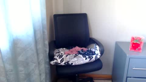Daisy online show from 05-25-26, 05:57