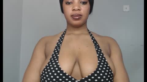 Snapshot of choco_chocox chatting on 09-23-25, 08:39 ESTHER online show from 09-23-25, 08:39