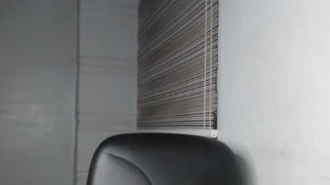 choco_petitqueen online show from 12-15-25, 05:01