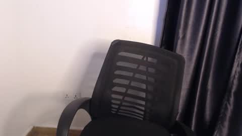 Snapshot of choco_zi chatting on 10-17-25, 06:38 zi online show from 10-17-25, 06:38