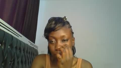 chocobear22 online show from 12-17-25, 09:48