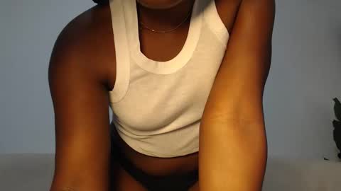Snapshot of chocolate_desiree chatting on 05-20-26, 09:10 Lofti online show from 05-20-26, 09:10