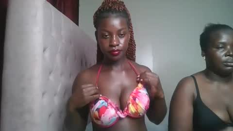 Snapshot of chocolate_iva chatting on 09-11-25, 11:05 Iva online show from 09-11-25, 11:05