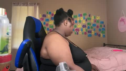 Snapshot of chocolatebunnyxx69 chatting on 06-15-26, 08:22 Melina online show from 06-15-26, 08:22