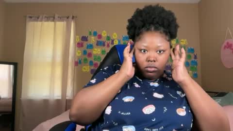 Snapshot of chocolatebunnyxx69 chatting on 06-19-26, 06:56 Melina online show from 06-19-26, 06:56