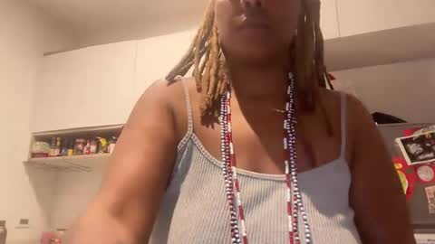 Snapshot of chocolatecakequeen chatting on 02-06-25, 01:38 ChocolateCakeQueen online show from 02-06-25, 01:38