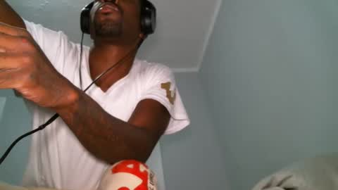 Snapshot of chocolatedolla chatting on 01-03-25, 07:50 chocolatedolla online show from 01-03-25, 07:50