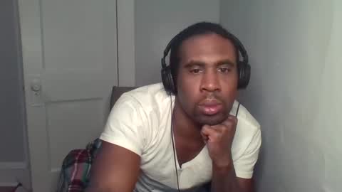 Snapshot of chocolatedolla chatting on 02-23-25, 02:51 chocolatedolla online show from 02-23-25, 02:51