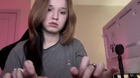 Lissa online show from 04-22-26, 09:27