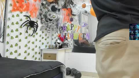 Chorey Thaylor online show from 10-30-25, 02:29