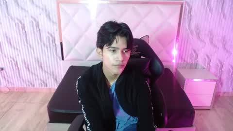 Snapshot of chos_tay chatting on 06-22-26, 11:18 chos_tay online show from 06-22-26, 11:18