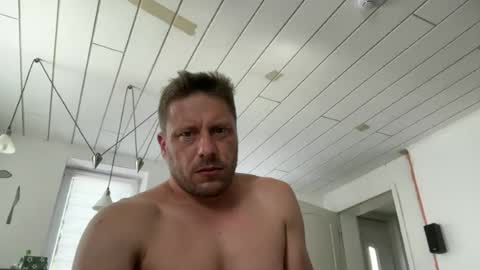 Chris online show from 06-18-26, 09:36