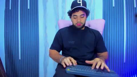 chris_evans00 online show from 02-25-26, 12:26