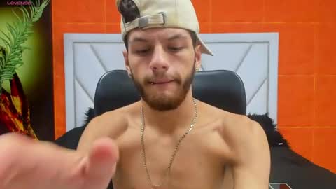 chris_grey2 online show from 06-20-26, 11:57